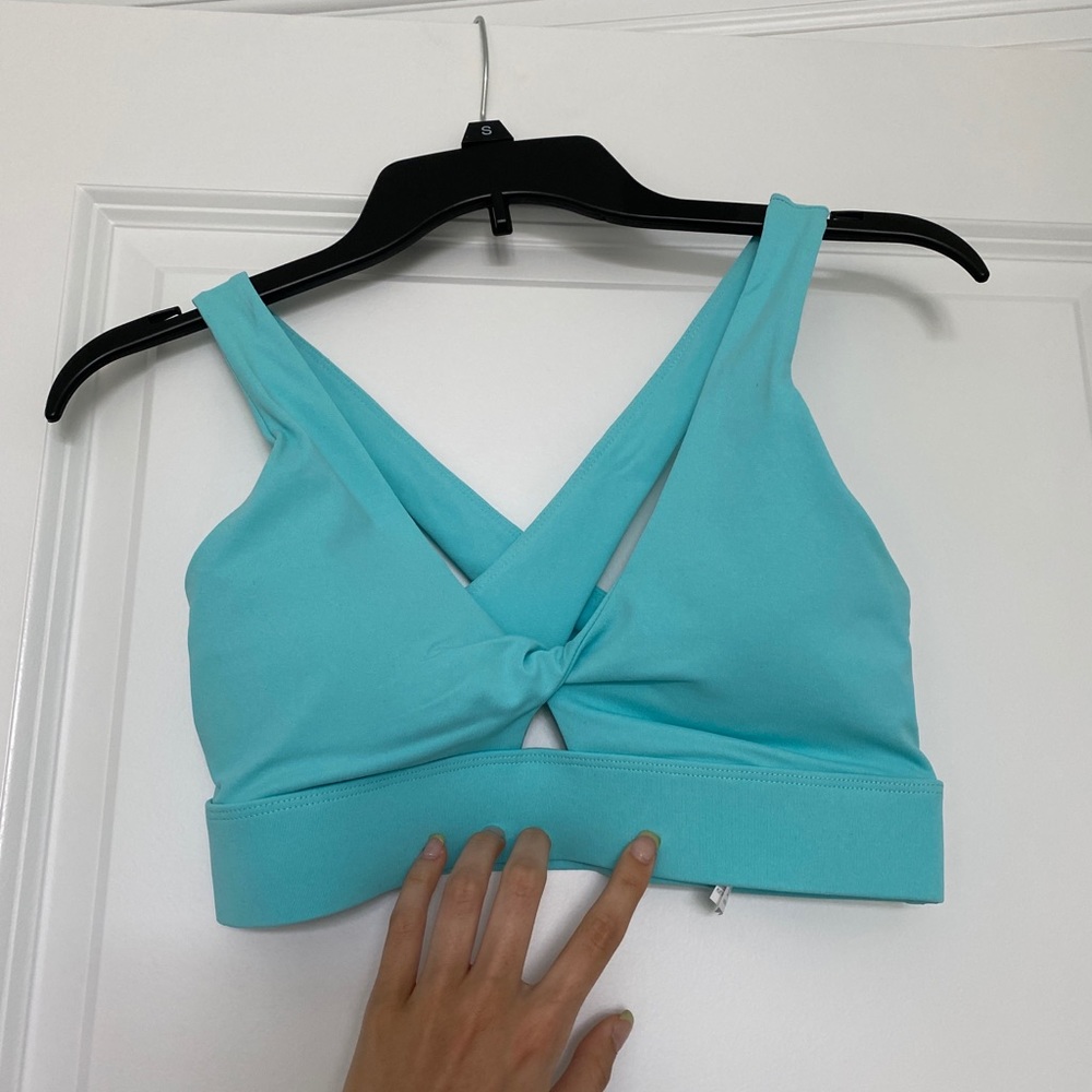 Fabletics sports bra turquoise